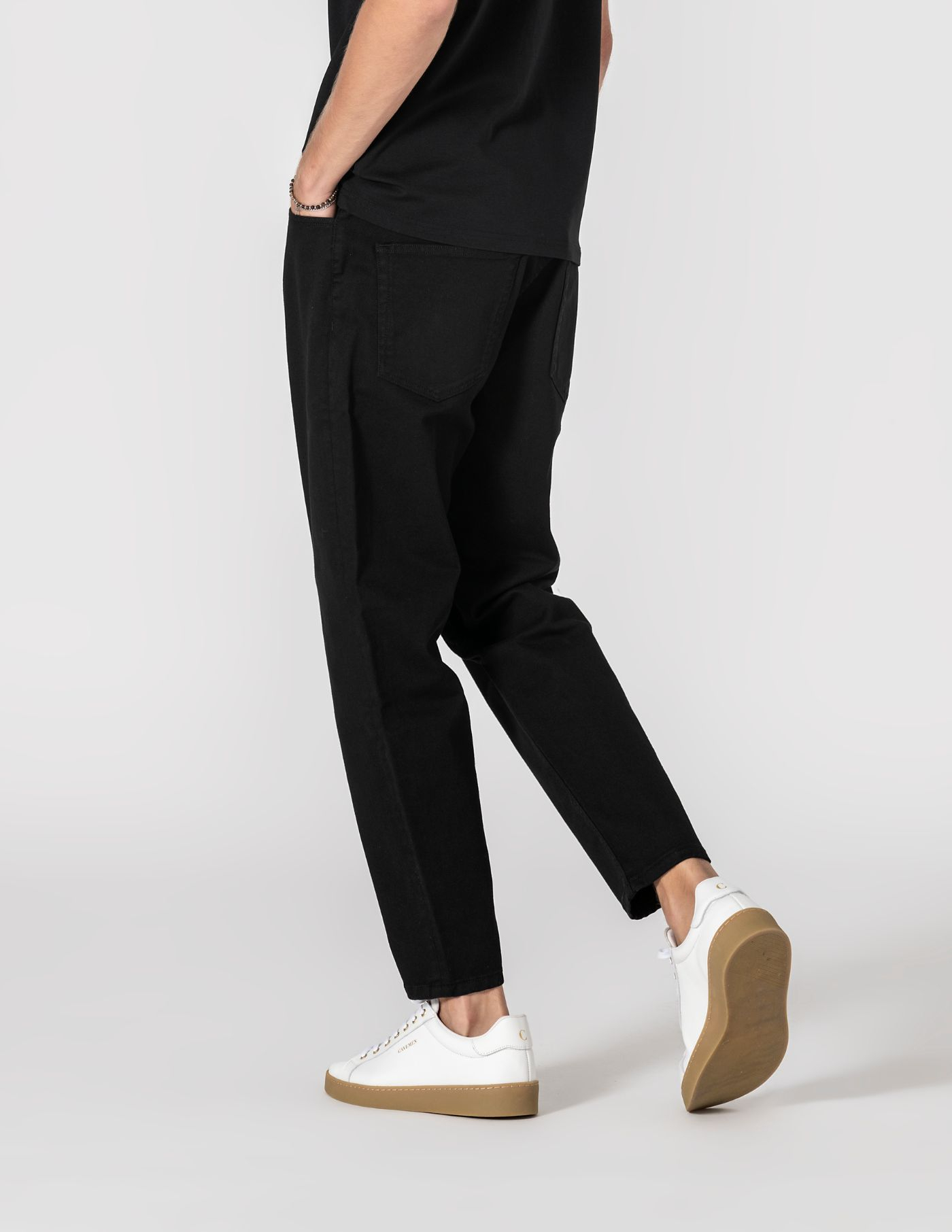 CALÇA DE GANGA TAPERED FIT PRETO