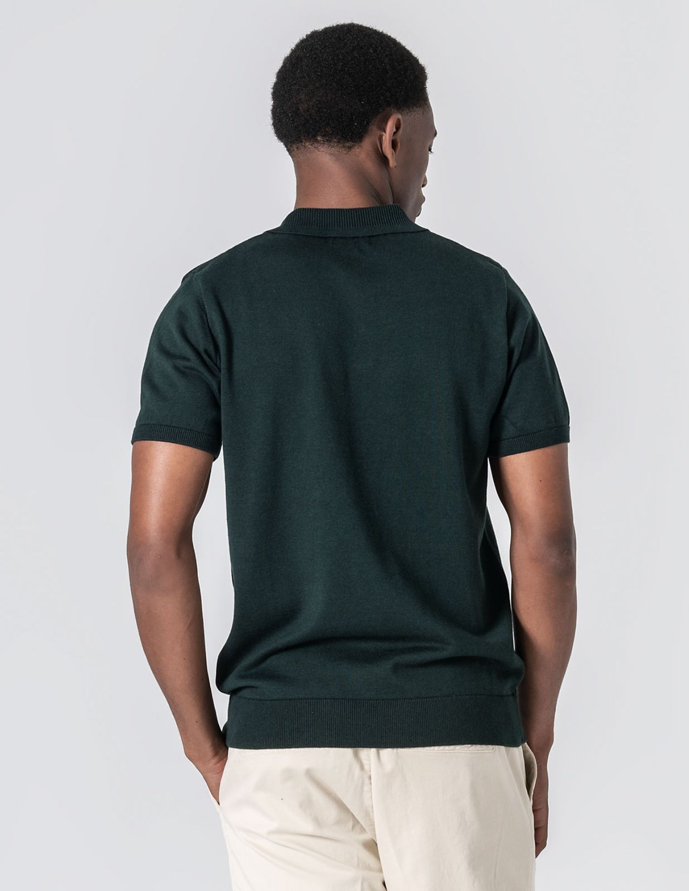 POLO DE MALHA EM BICO VERDE