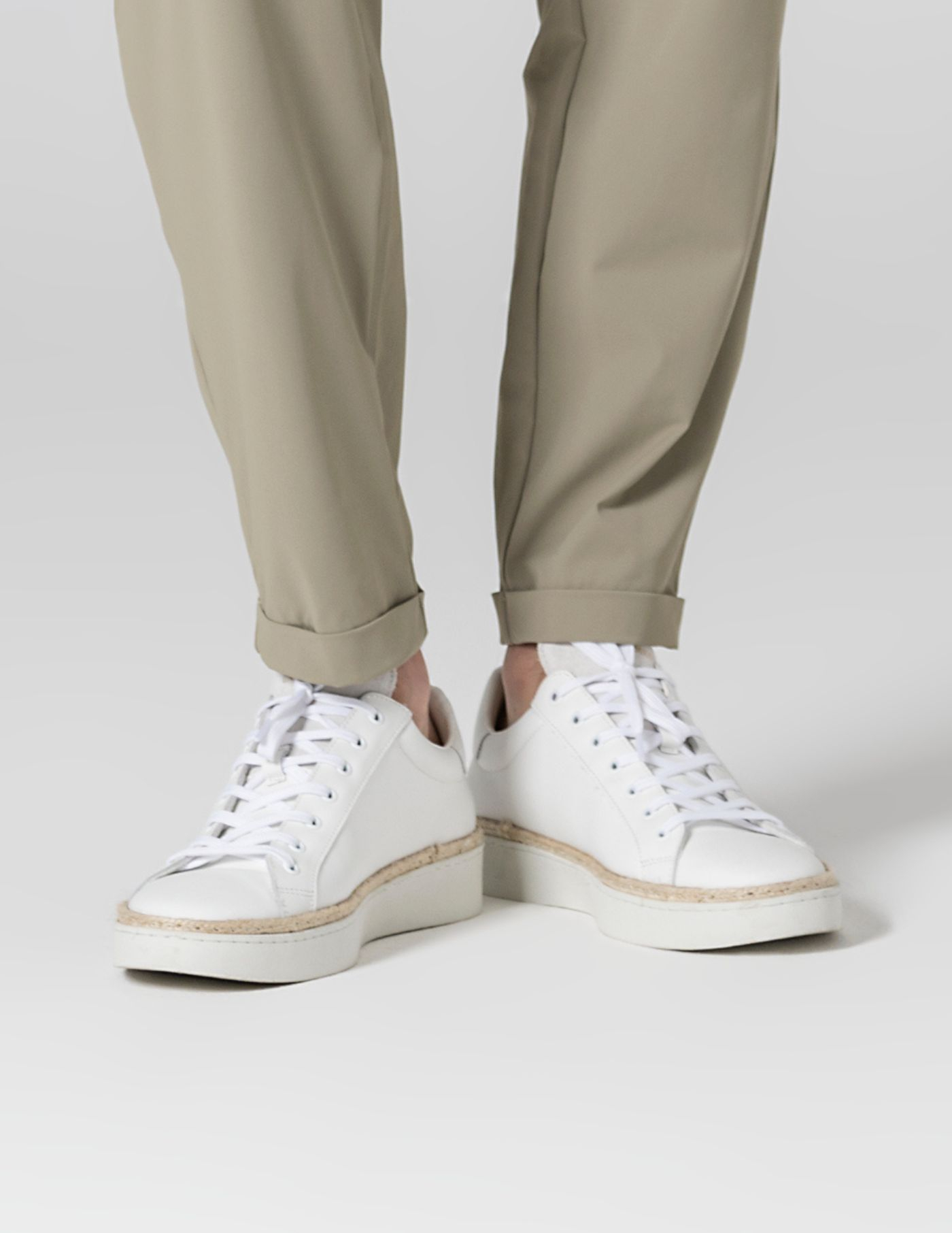 SAPATILHA BRANCA COM RÁFIA