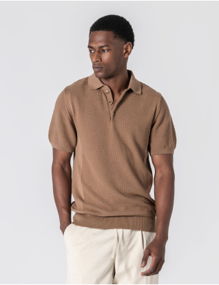 POLO TRICOT ESTRUTURADO CASTANHO 