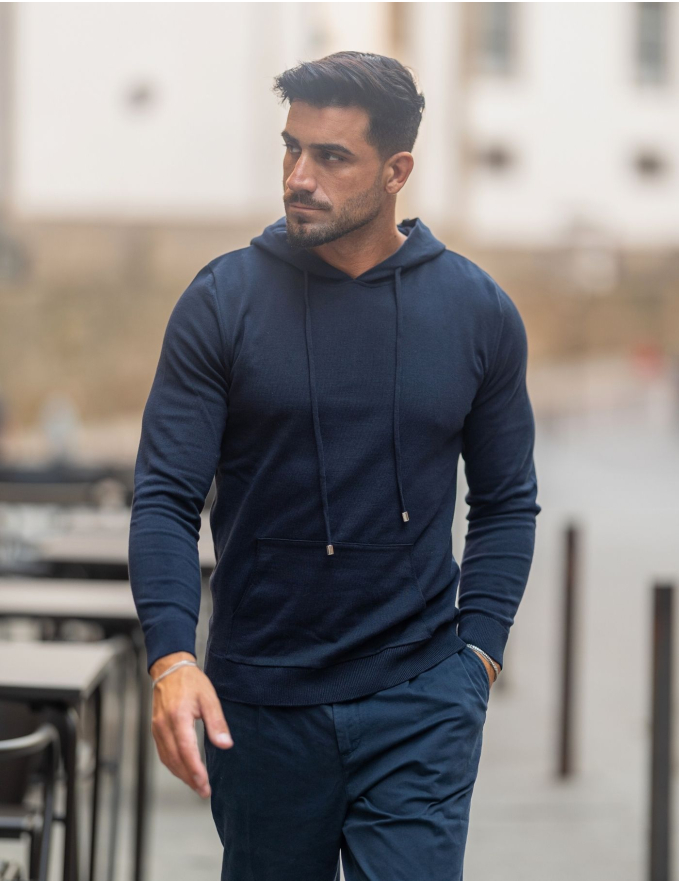 CAMISOLA DE MALHA COM CAPUZ AZUL MARINHO