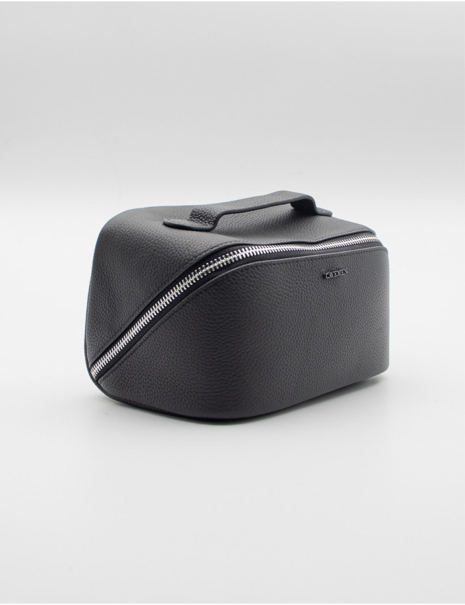 NECESSAIRE PRETO COM FECHO DIAGONAL