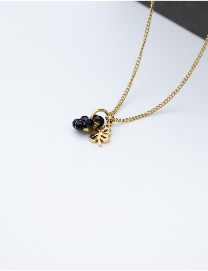 COLAR TREVO PEDRA PRETA