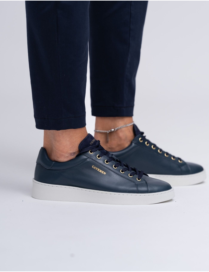 SAPATILHA AZUL DE CORDÃO SOLA LISA