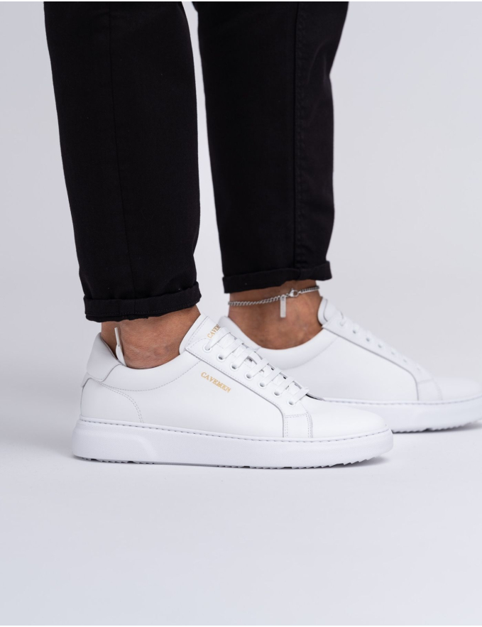 SAPATILHA BRANCA DE CORDÃO