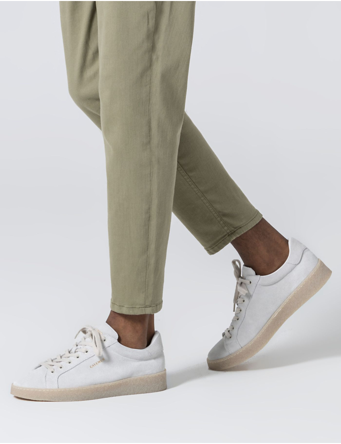 SAPATILHA DE CAMURÇA CINZA GELO