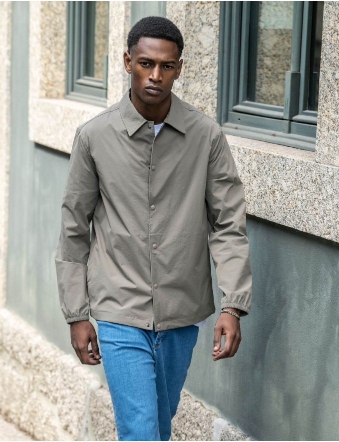 CASACO DE TECIDO TÉCNICO VERDE