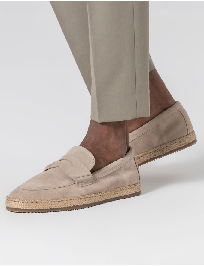 SAPATO LOAFER COM RAFIA BEGE