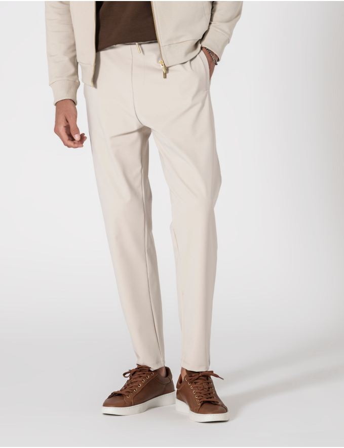 CALÇA DE TECIDO TÉCNICO SLIM FIT BEGE